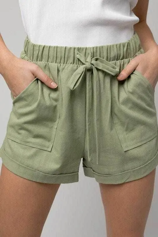 Gilli | Elastic Waist Front Pocket Roll-Up Shorts