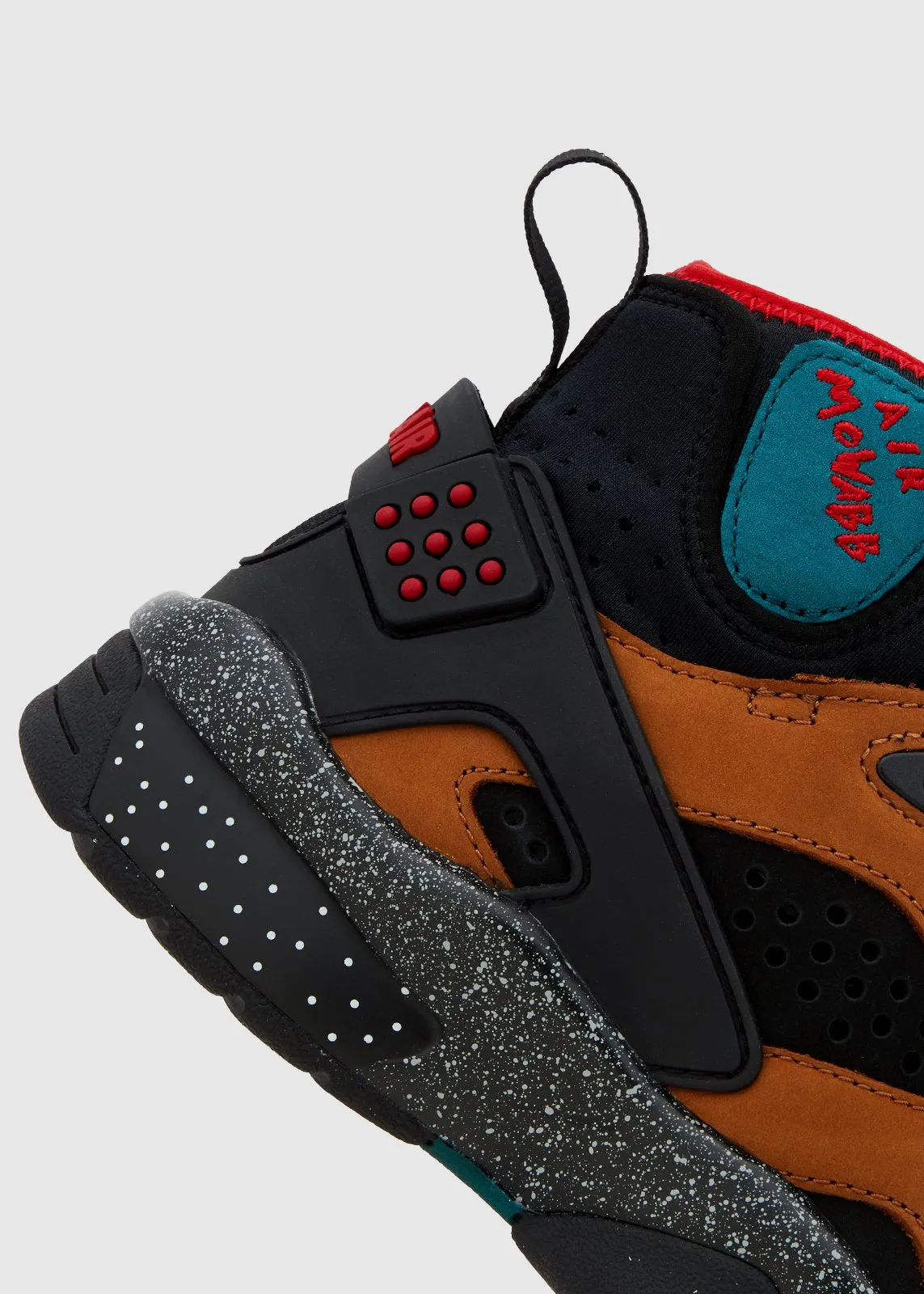 NIKE X OLIVIA KIM: AIR MOWABB [BLACK]